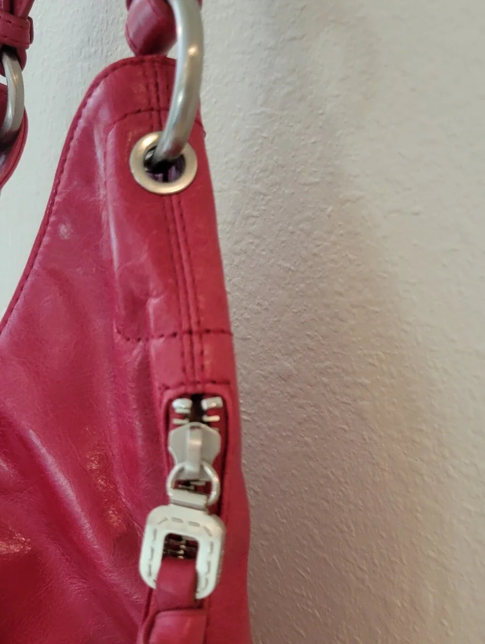 Hobo Women's Red Leather Shoulder Bag With 1 Strap, and Magnetic Close.